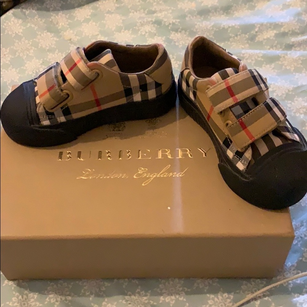 Burberry kids sneakers